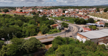 Barbalha deixa de tratar 65 milhões de litros de esgoto mensais por causa de residências que não conectam ao sistema